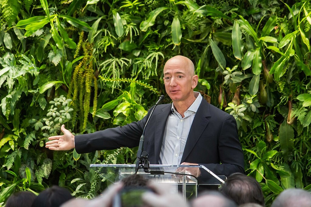 Amazon ahora critica a SpaceX y acusa a las empresas lideradas por Musk de romper las reglas Amazon ahora critica a SpaceX y acusa a las empresas lideradas por Musk de romper las reglas