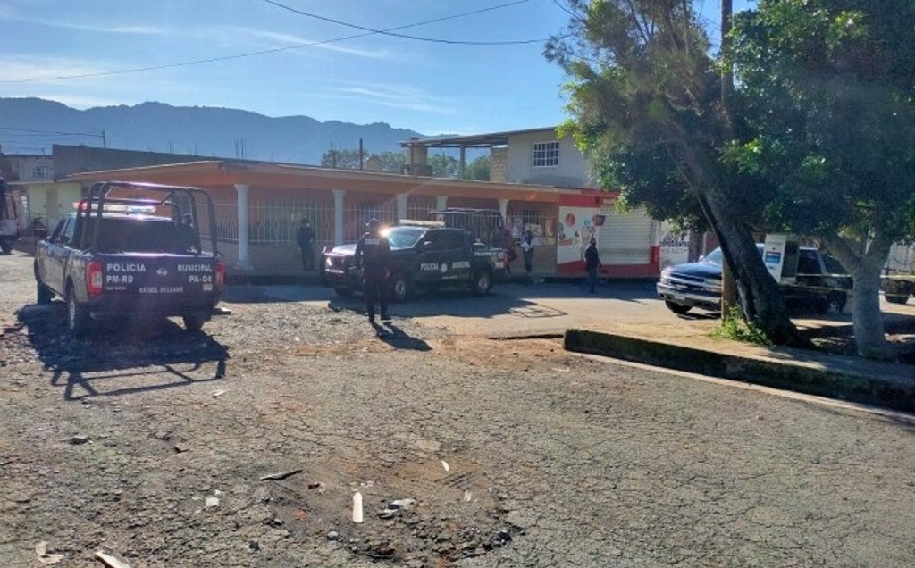 Abandonan cuatro bolsas con restos humanos en Rafael Delgado (San Juan del Rio) Abandonan cuatro bolsas con restos humanos en Rafael Delgado (San Juan del Rio)