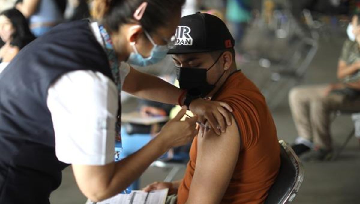 México reporta 815 muertes y 12 mil 521 nuevos casos por COVID, en las últimas 24 horas México reporta 815 muertes y 12 mil 521 nuevos casos por COVID, en las últimas 24 horas