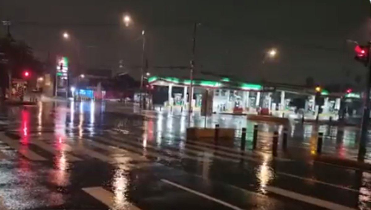 Insurgentes norte amanece bajo el agua debido a inundación causada por tormenta nocturna en CDMX Insurgentes norte amanece bajo el agua debido a inundación causada por tormenta nocturna en CDMX