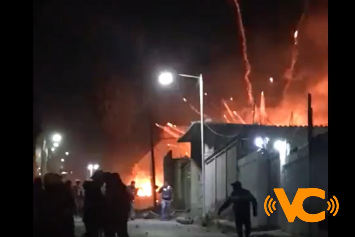 Explosión en taller clandestino de pirotecnia ocasiona un incendio en Tultepec Explosión en taller clandestino de pirotecnia ocasiona un incendio en Tultepec