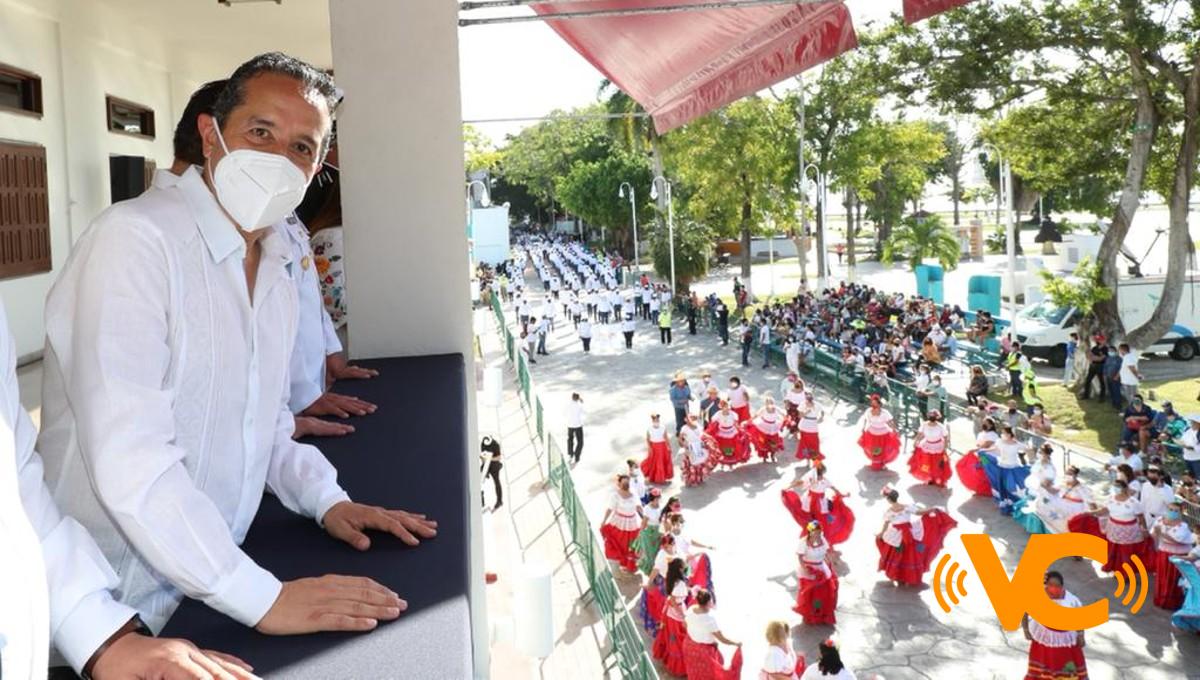 Carlos Joaquín presidió el desfile del 20 de noviembre en Chetumal (FOTOS)