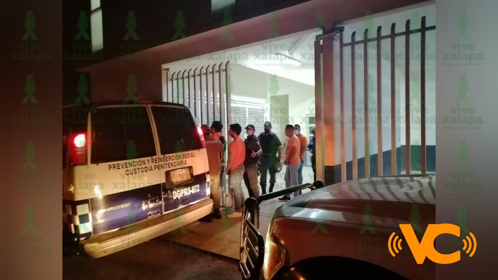 Salen libre los 6 jóvenes xalapeños acusados de ultrajes a la autoridad