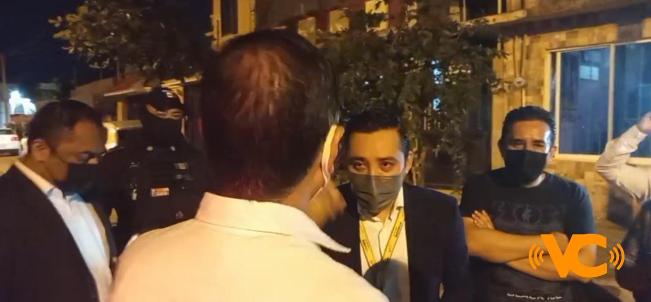 (VIDEO) Impiden autoridades municipales el corte al edificio de tesorería en Coatzacoalcos; se reconectaron de forma ilegal: jurídicos de CFE (VIDEO) Impiden autoridades municipales el corte al edificio de tesorería en Coatzacoalcos; se reconectaron de forma ilegal: jurídicos de CFE