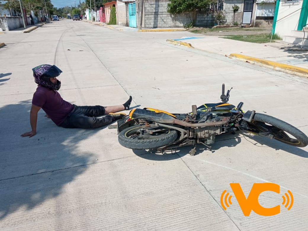 (VIDEO)Motociclista es agredido por perros en la Esperanza Azcon de Coatzacoalcos; es la cuarta vez que le sucede (VIDEO)Motociclista es agredido por perros en la Esperanza Azcon de Coatzacoalcos; es la cuarta vez que le sucede