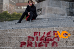 Limpian pintas en el Ángel de la Independencia