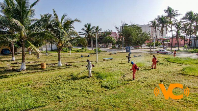 Embellecen espacios públicos