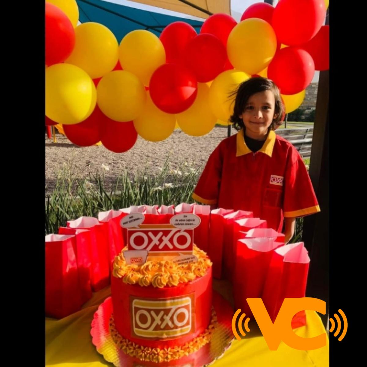 Niño celebra cumpleaños con tema de ‘Oxxo’ Niño celebra cumpleaños con tema de ‘Oxxo’