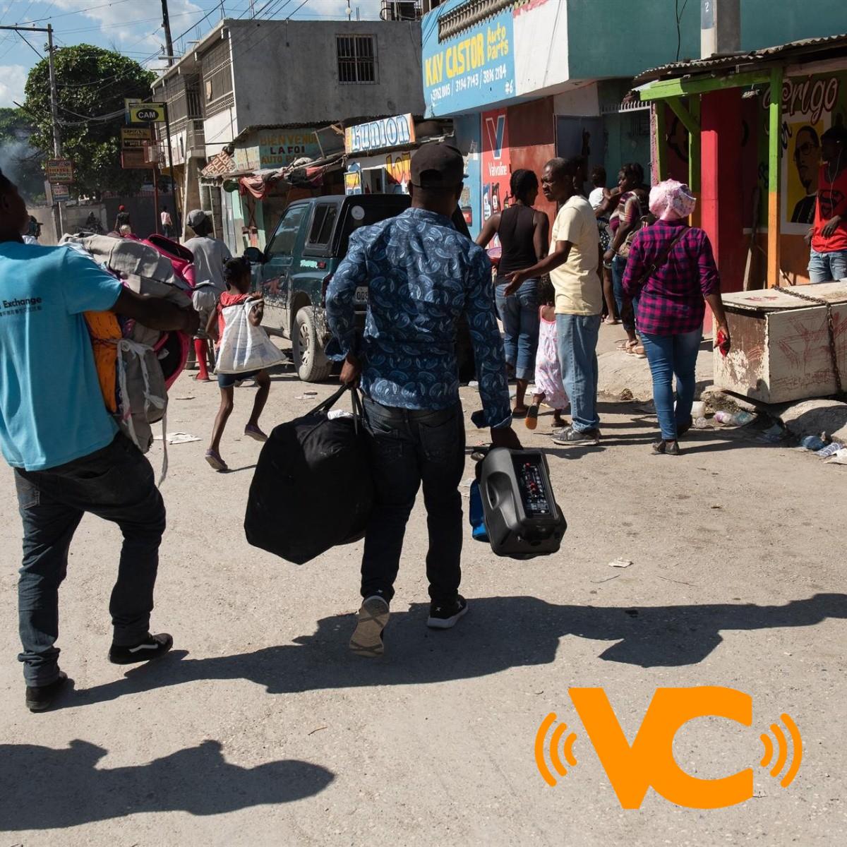 Familias haitianas huyen de la violencia por la bandas en puerto príncipe