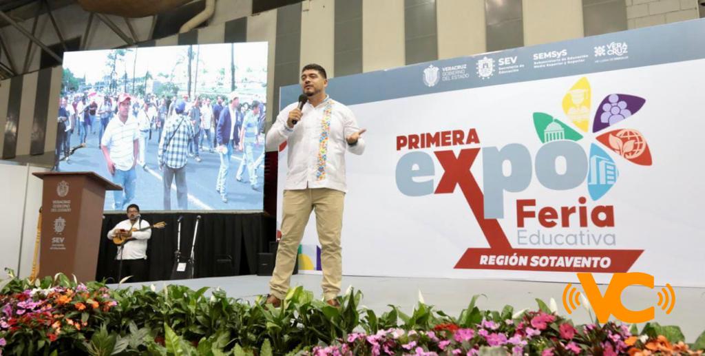 Zenyazen Escobar participó en la Expo Feria Educativa Región Sotavento.
