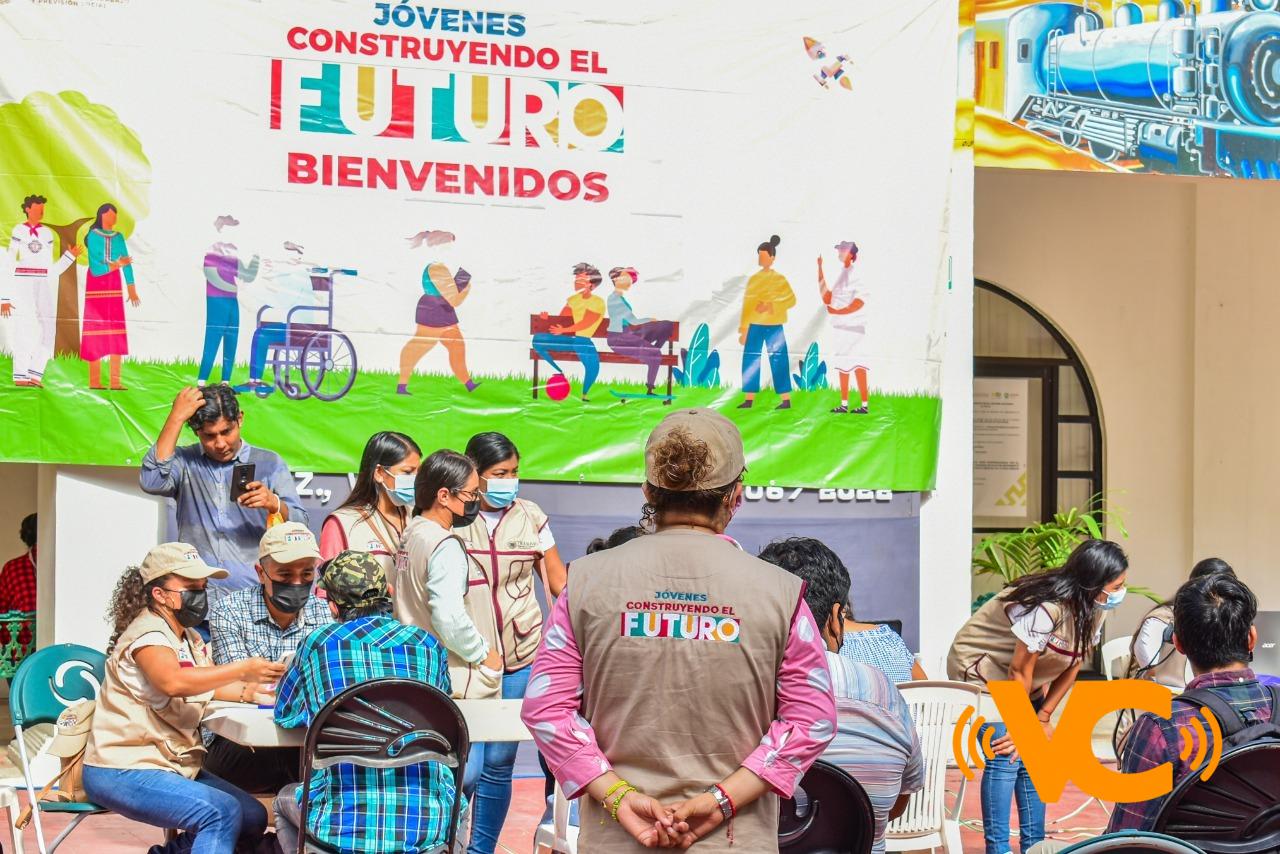 Acude a inscribirte a “Jóvenes Construyendo el Futuro” Acude a inscribirte a “Jóvenes Construyendo el Futuro”