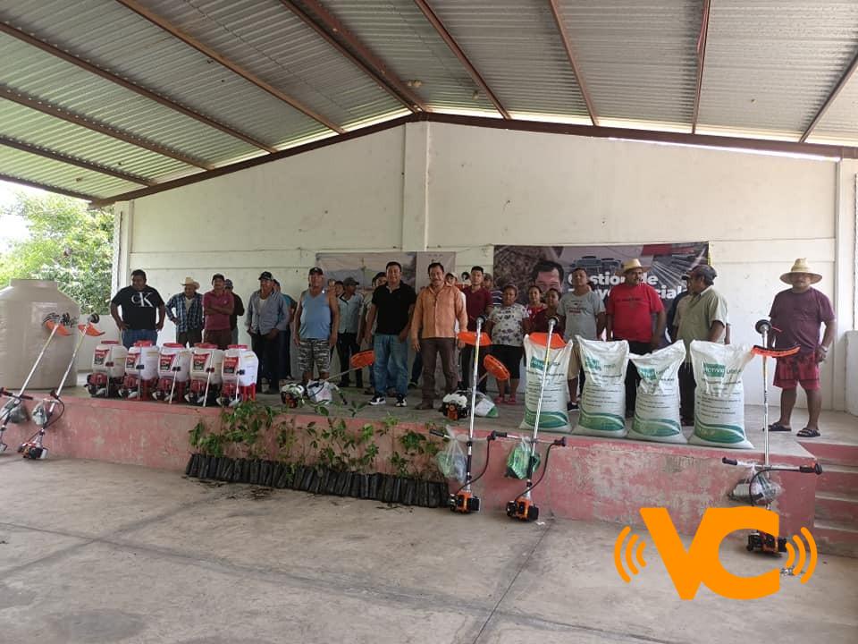 Respalda Maleno Rosales con insumos agrícolas y depósitos de agua a más de 600 familias en el Distrito XVII