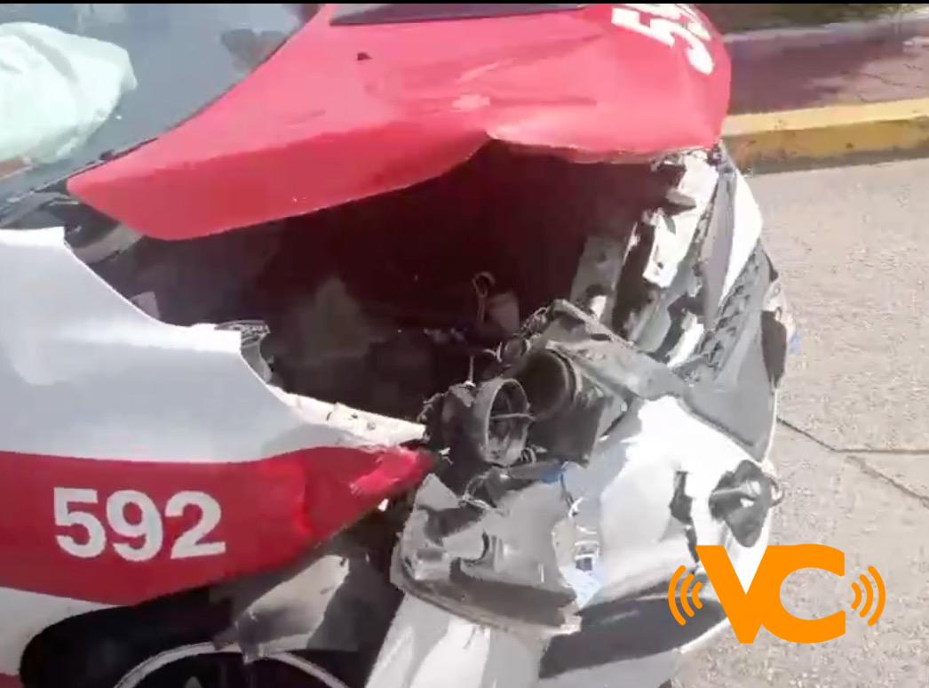 Taxi impacta a un particular, en Coatzacoalcos Taxi impacta a un particular, en Coatzacoalcos