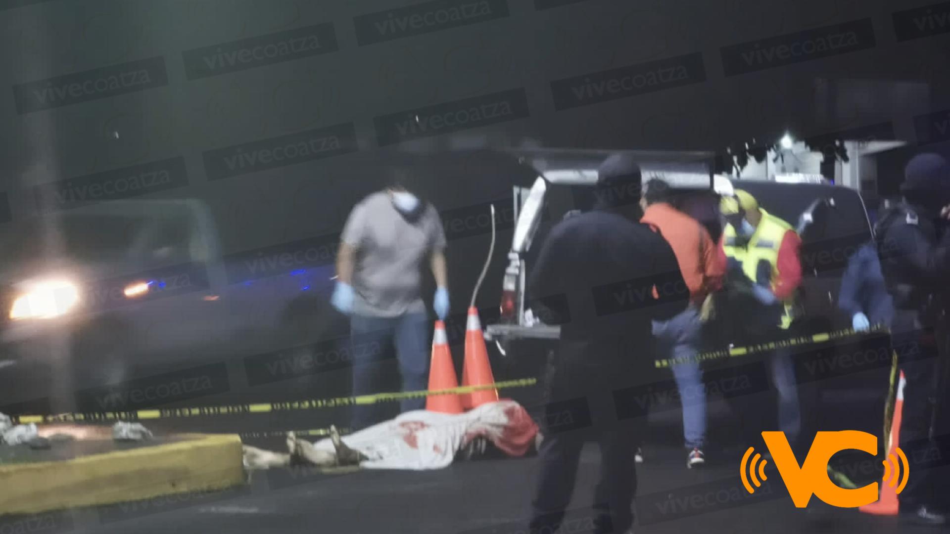 🔴🚨 ABANDONAN DOS CUERPOS EN BOULEVARD DE ÁNGEL R. CABADA 🚨🔴 🔴🚨 ABANDONAN DOS CUERPOS EN BOULEVARD DE ÁNGEL R. CABADA 🚨🔴