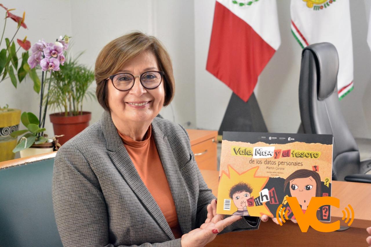 Recibe Presidenta del Congreso libro para niños sobre datos personales Recibe Presidenta del Congreso libro para niños sobre datos personales