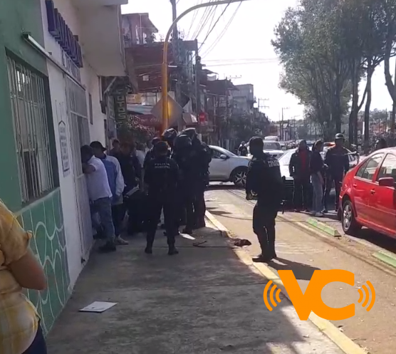 Policía salva a ladrón de ser linchado por la ciudadanía de Xalapa