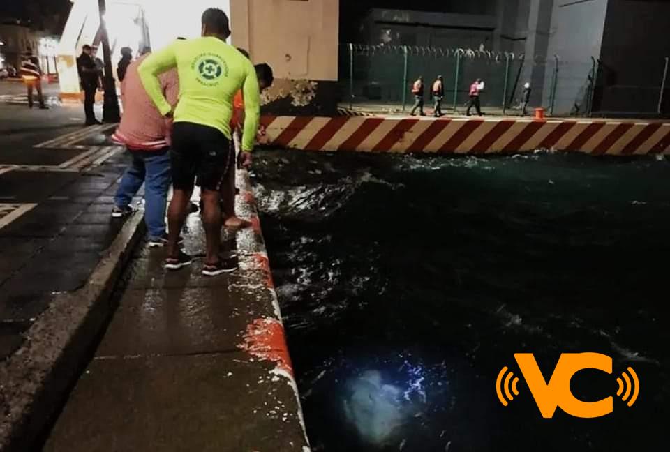 Hallan cuerpo sin vida flotando en aguas del Malecón de Veracruz Hallan cuerpo sin vida flotando en aguas del Malecón de Veracruz