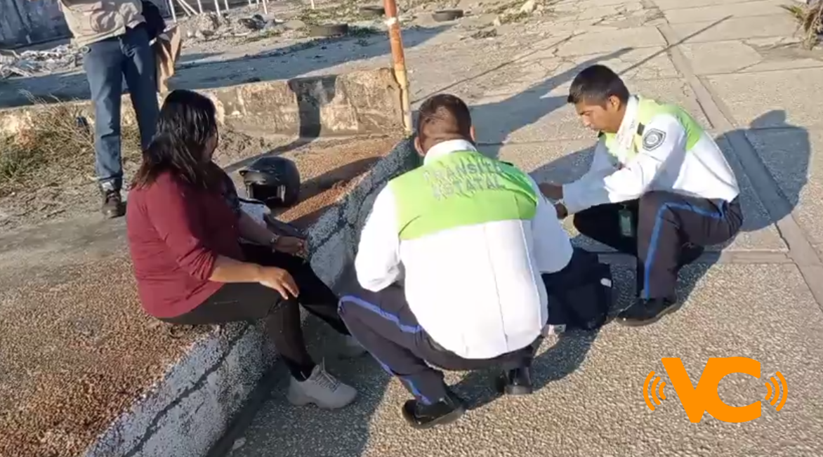 Dama que viajaba en una motocicleta esa arrollada por un conductor desconocido que dio a la fuga
