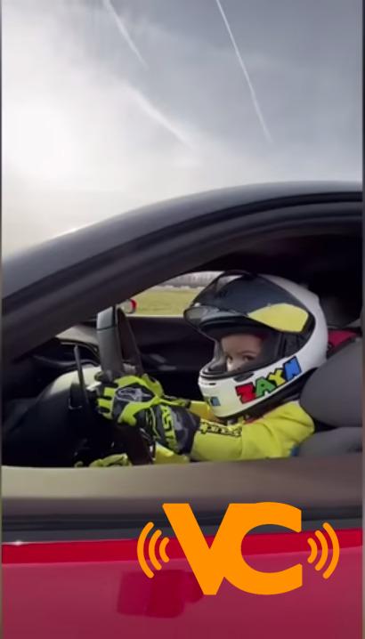 Niño de 3 años causa polémica por manejar Ferrari como todo un profesional Niño de 3 años causa polémica por manejar Ferrari como todo un profesional