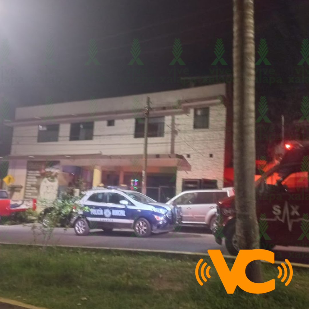 Evitan que peninsular se quitara la vida en edificio de dos pisos de Xalapa Evitan que peninsular se quitara la vida en edificio de dos pisos de Xalapa