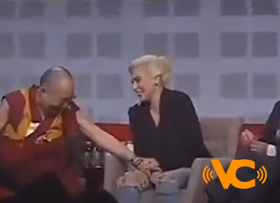 Internautas reviven video del Dalai Lama toqueteando a Lady Gaga en 2016 Internautas reviven video del Dalai Lama toqueteando a Lady Gaga en 2016