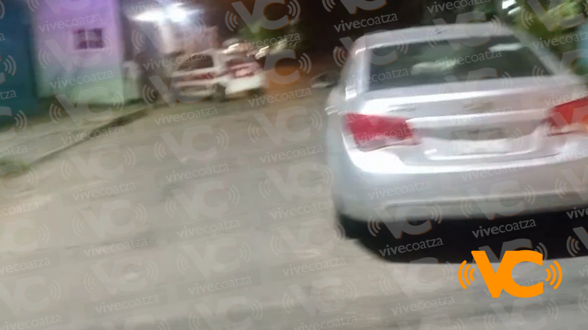 Fuerte accidente en la Avenida General Anaya de la Colonia Palma, sola en Coatzacoalcos Fuerte accidente en la Avenida General Anaya de la Colonia Palma, sola en Coatzacoalcos