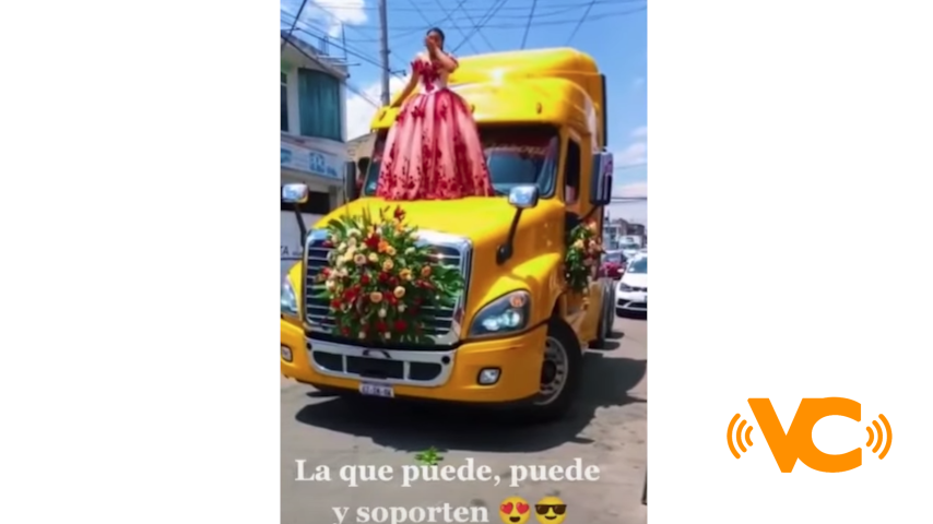 Quinceañera llega a su misa en tráiler y se vuelve viral en redes sociales Quinceañera llega a su misa en tráiler y se vuelve viral en redes sociales