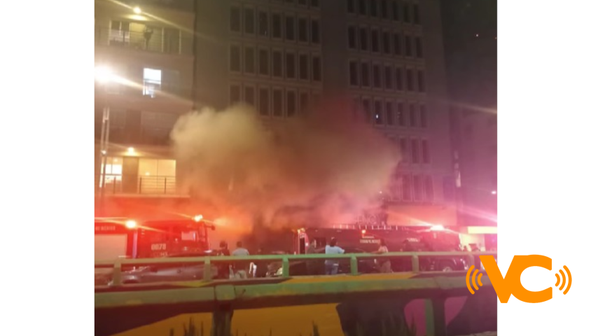 Rescatan a 60 personas en un hotel en llamas en la Colonia Roma Rescatan a 60 personas en un hotel en llamas en la Colonia Roma
