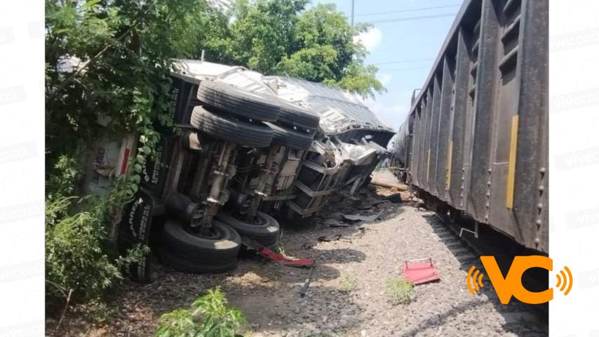 Arrastró el tren a un tráiler en Chinameca Arrastró el tren a un tráiler en Chinameca