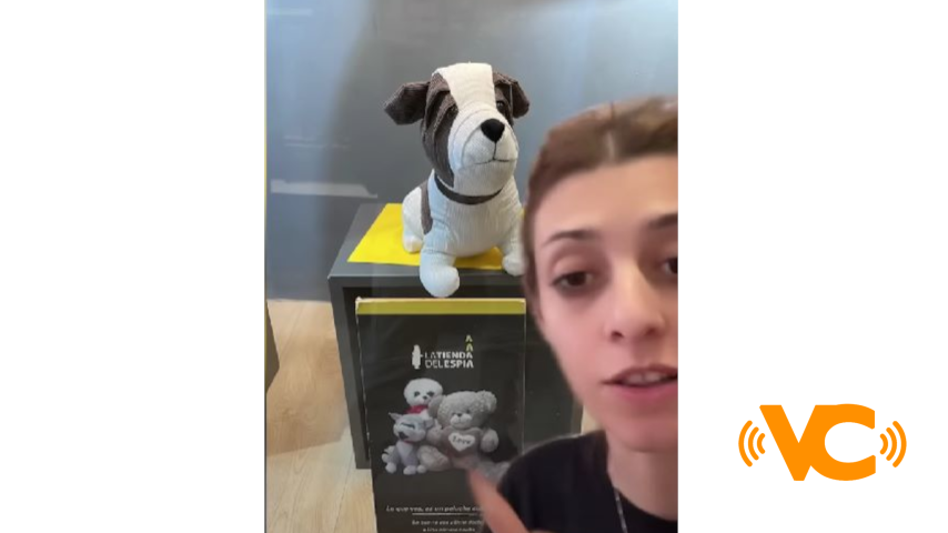 Tiktoker evidencio a través de un video que había sido espiada por un peluche con cámara y micrófono Tiktoker evidencio a través de un video que había sido espiada por un peluche con cámara y micrófono