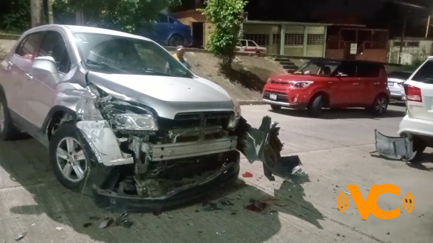 Ebrio y violento conductor provoca un accidente en Coatzacoalcos