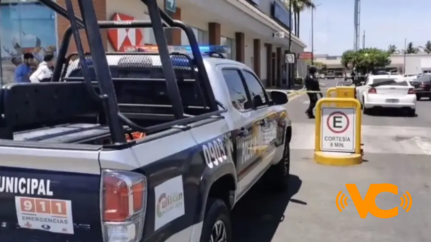 Pacta compra de auto y le roban 80 mil pesos en estacionamiento de plaza en Veracruz