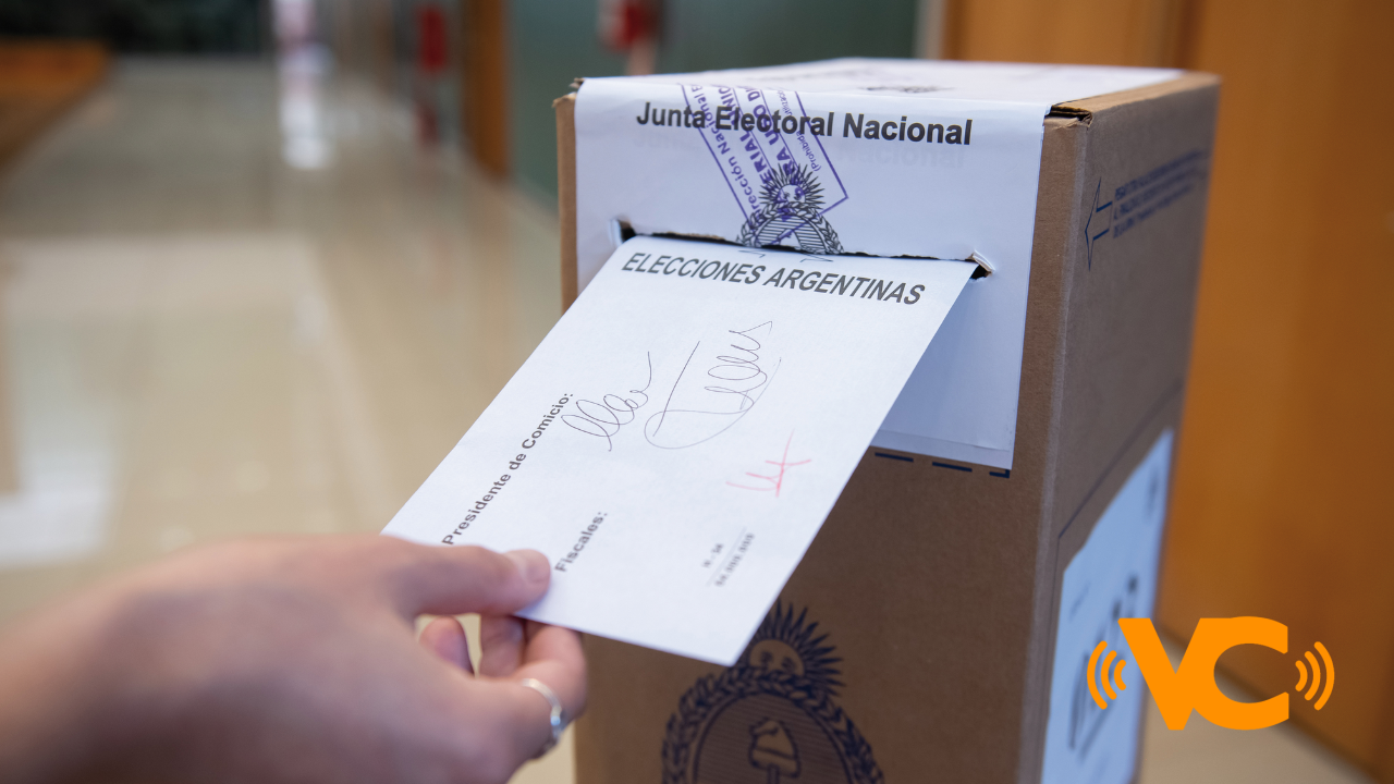 Los argentinos eligen presidente: entre definir hoy su futuro o prolongar un mes más la espera Los argentinos eligen presidente: entre definir hoy su futuro o prolongar un mes más la espera