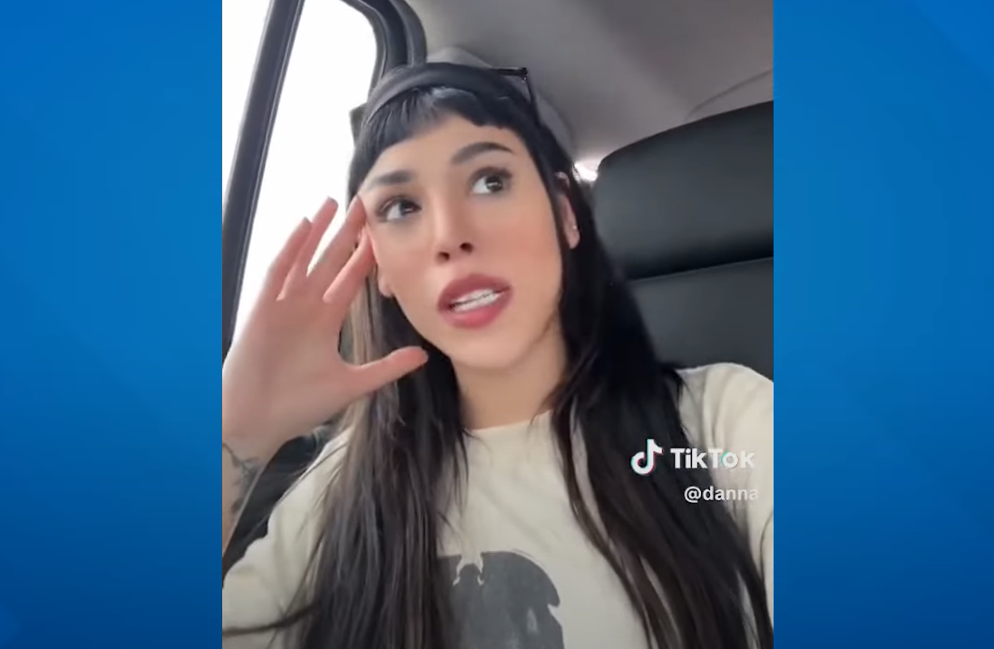 Danna Paola narra un encuentro "épico" en Tijuana: La batalla de los vendedores callejeros