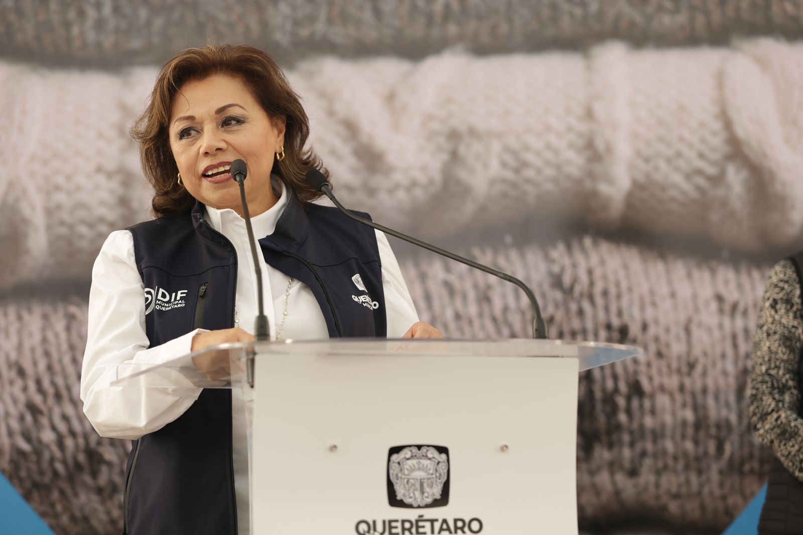 Imagen de Encabezan Felifer Macías y Adriana Olvera de Macías el inicio de la colecta invernal 2024 “Cobijando Corazones” 7