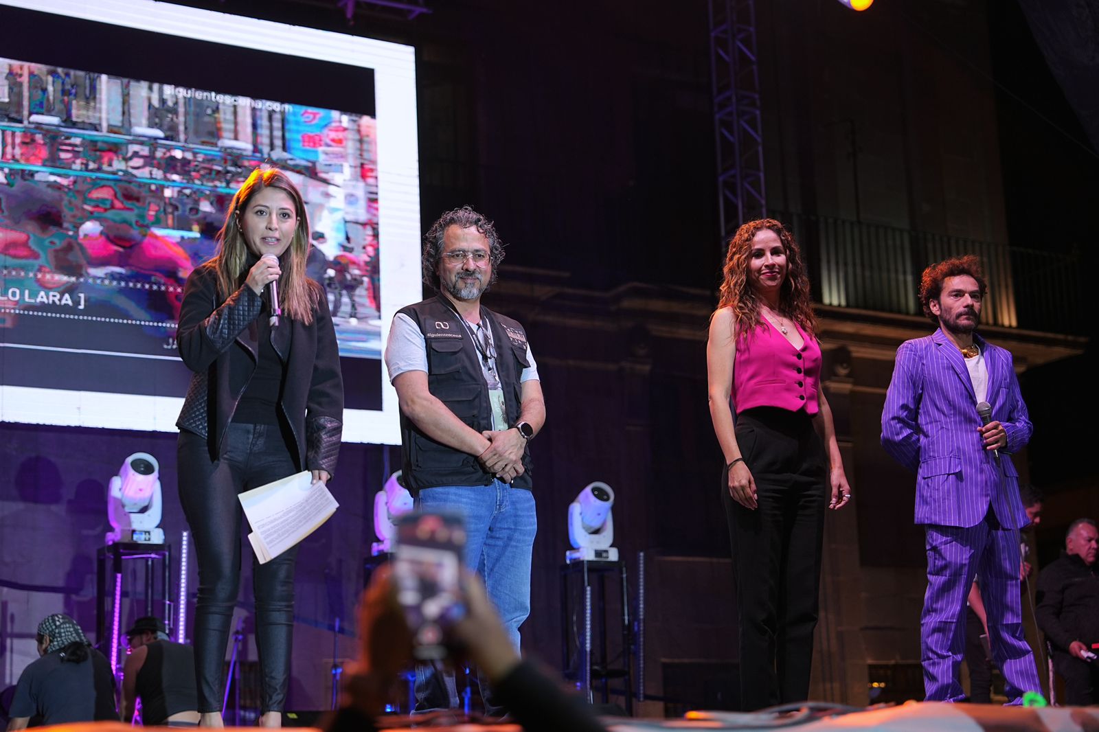 Imagen de Asiste Felifer Macías a la inauguración de la décima edición del Festival Internacional Siguientescena, Arte Evolutivo 5