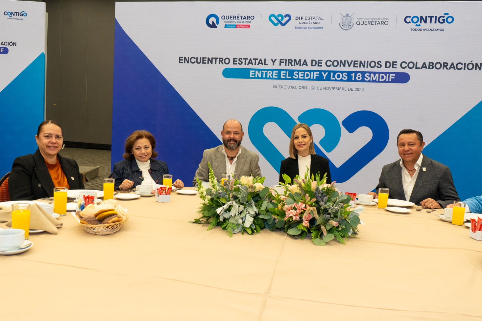 Imagen de Firma SMDIF Querétaro convenio de colaboración con el SEDIF 18