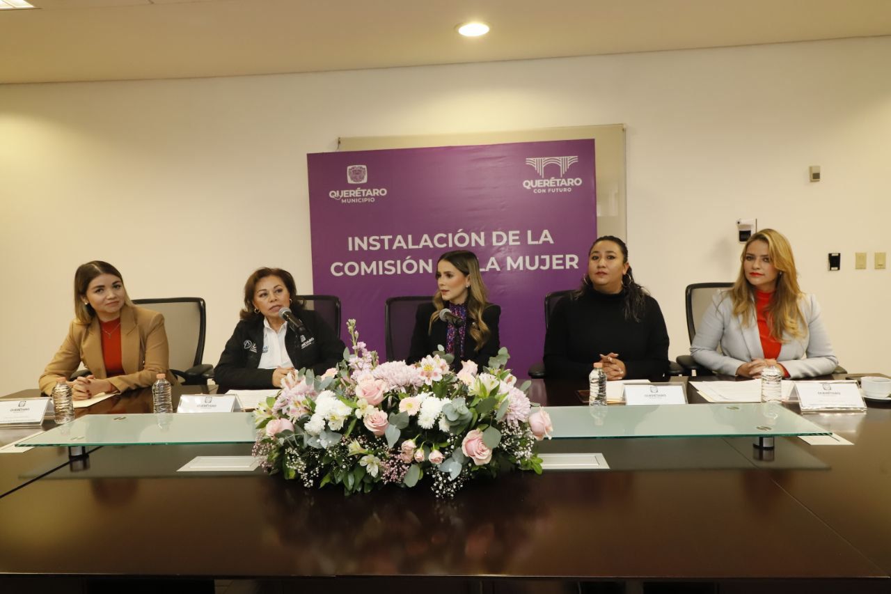 Imagen de Instalan la Comisión de la Mujer para fortalecer la igualdad y el empoderamiento femenino 11