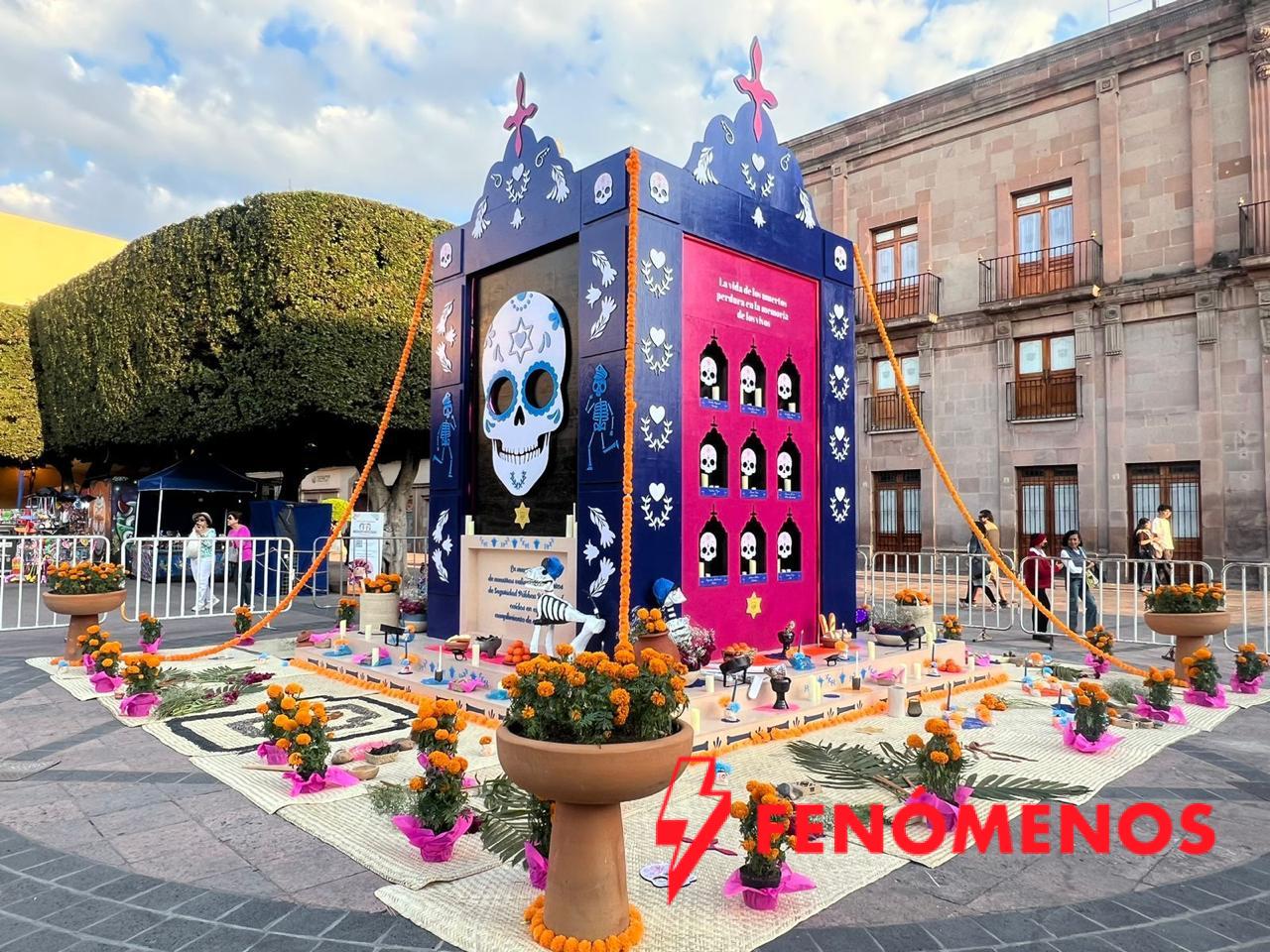 Secretaría de Turismo de Querétaro rinde homenaje a policías caídos con altar monumental Secretaría de Turismo de Querétaro rinde homenaje a policías caídos con altar monumental
