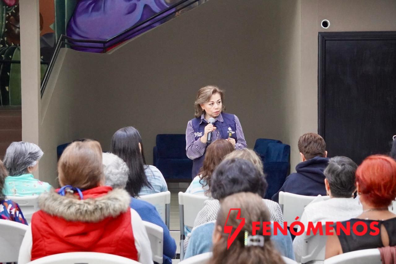 Se reúne Adriana Olvera de Macías con el Voluntariado del SMDIF Se reúne Adriana Olvera de Macías con el Voluntariado del SMDIF