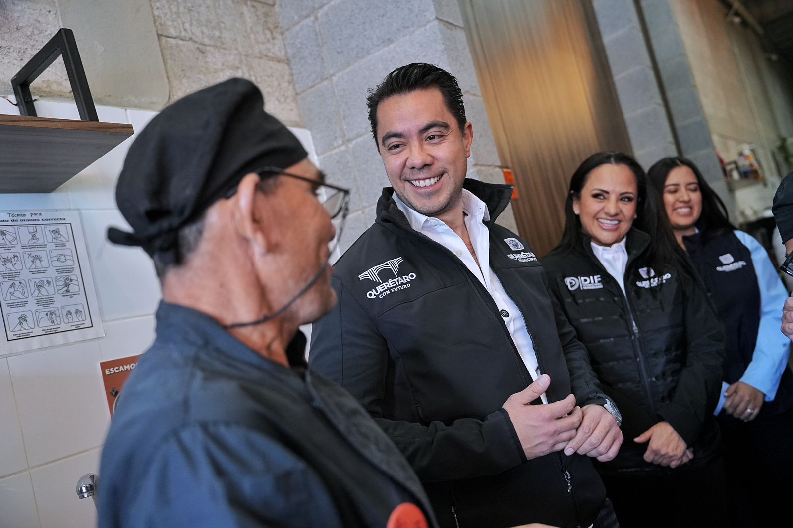 Imagen de Convive Felifer Macías con trabajadores de “Manos Cafeteras” 6