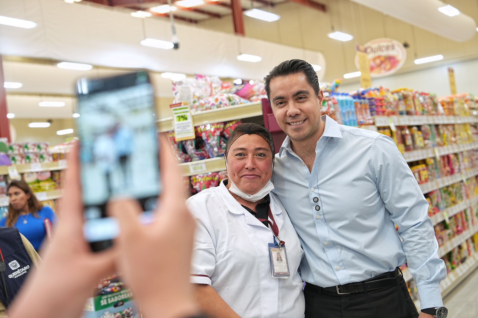 Imagen de Asiste Felifer Macías a la inauguración de la tienda Garis sucursal Hípico 13