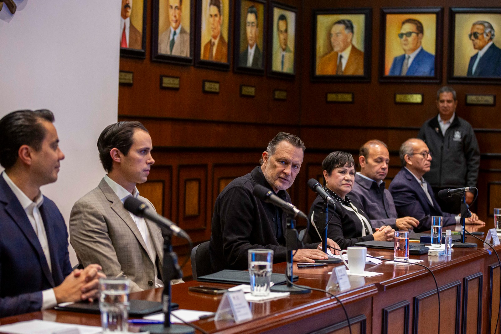 Imagen de Firma Felifer Macías convenio para la protección del derecho humano a la salud de los infractores con problemas de adicciones 6