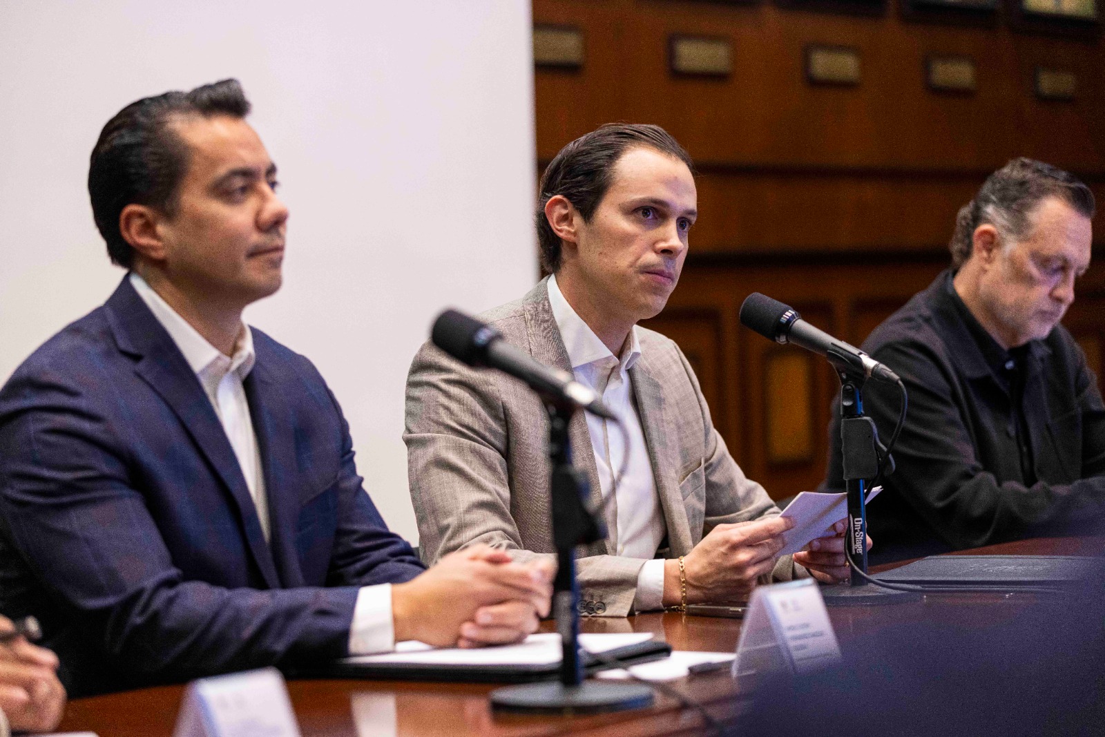 Imagen de Firma Felifer Macías convenio para la protección del derecho humano a la salud de los infractores con problemas de adicciones 7