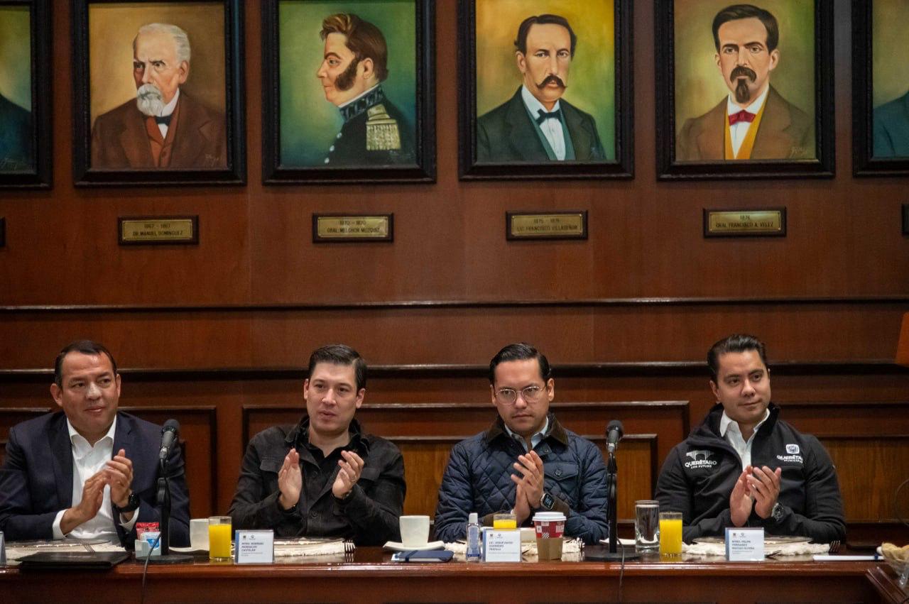 Imagen de Reafirma Felifer Macías el compromiso con la paz en Querétaro 4
