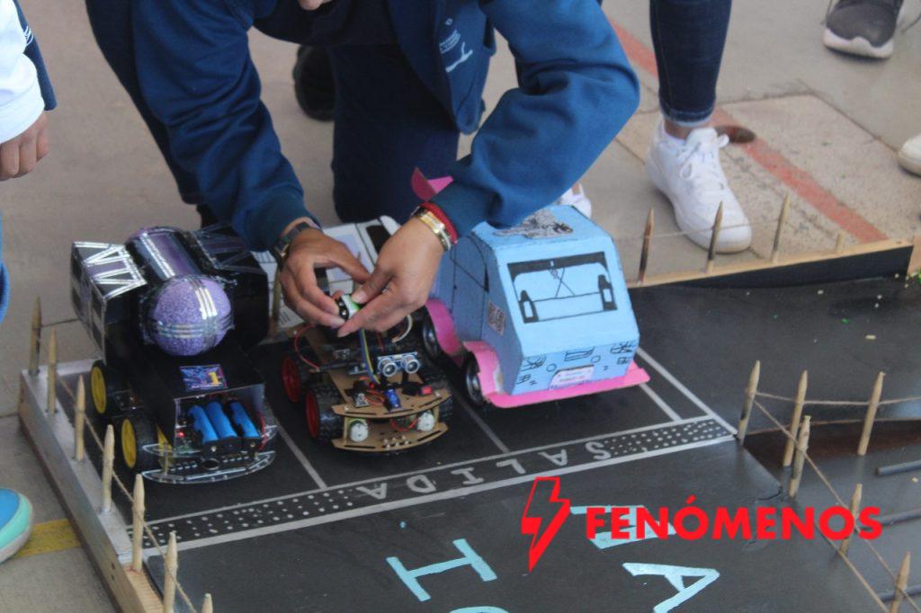 Estudiantes de primaria y secundaria destacan en torneo regional de robótica educativa en Salvatierra Estudiantes de primaria y secundaria destacan en torneo regional de robótica educativa en Salvatierra