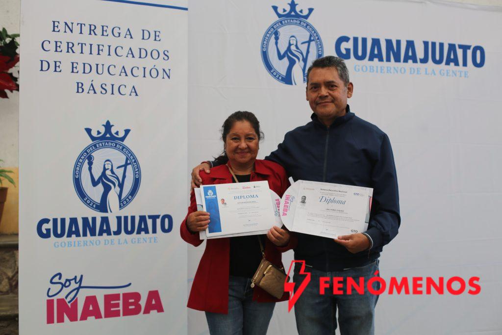 Esposos reciben uno de los mejores regalos de sus vidas, gracias al INAEBA Esposos reciben uno de los mejores regalos de sus vidas, gracias al INAEBA