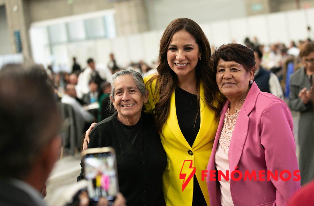 Reconoce Libia Dennise a las y los jubilados y pensionados del ISSEG
