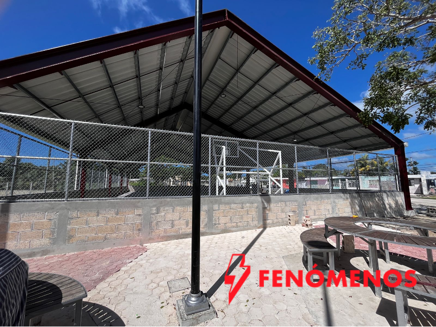 FINALIZA LA CONSTRUCCIÓN DE TECHUMBRE DE CANCHA Y MALLA PERIMETAL EN CAMPO DE FUTBOL DEL PARQUE INFONAVIT EN CHAMPOTÓN FINALIZA LA CONSTRUCCIÓN DE TECHUMBRE DE CANCHA Y MALLA PERIMETAL EN CAMPO DE FUTBOL DEL PARQUE INFONAVIT EN CHAMPOTÓN