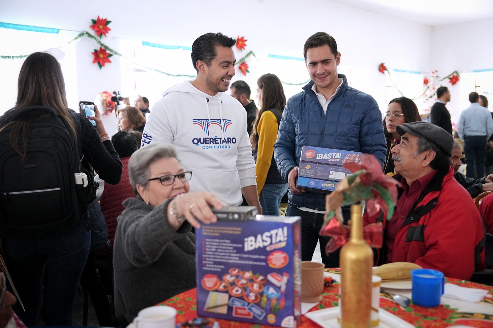 Imagen de Celebra Felifer Macías el Día de Reyes con adultos mayores 16